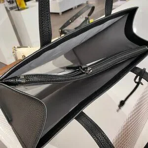 Marc Jacobs | Bags | Marc Jacobs 4p4htt02h0 Large Leather
